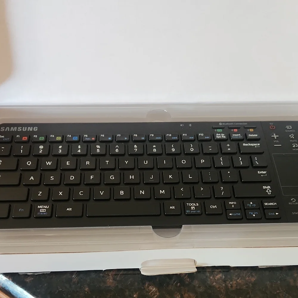 Samsung Wireless Keyboard with Black Finish